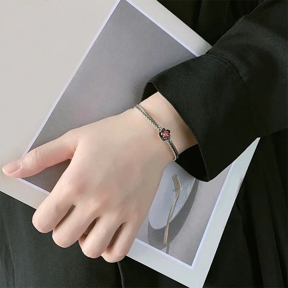 925 Sterling Silver Flower Bracelet with Red Gemstone - Picture 6 of 6